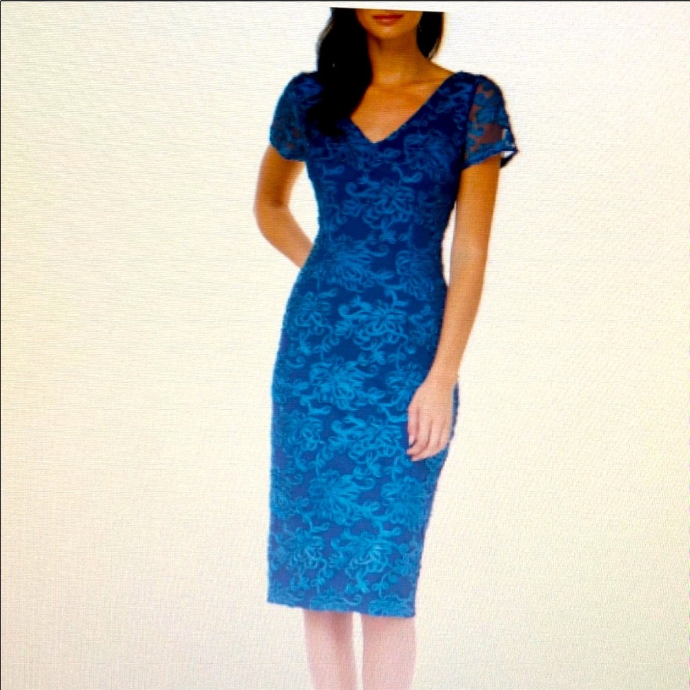 GORGEOUS V-Neck Cocktail Dress